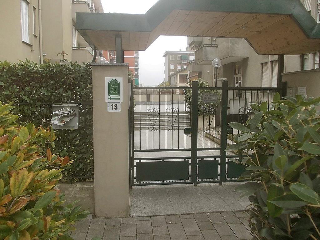 Affittacamere Metro Fiera Pero Kültér fotó